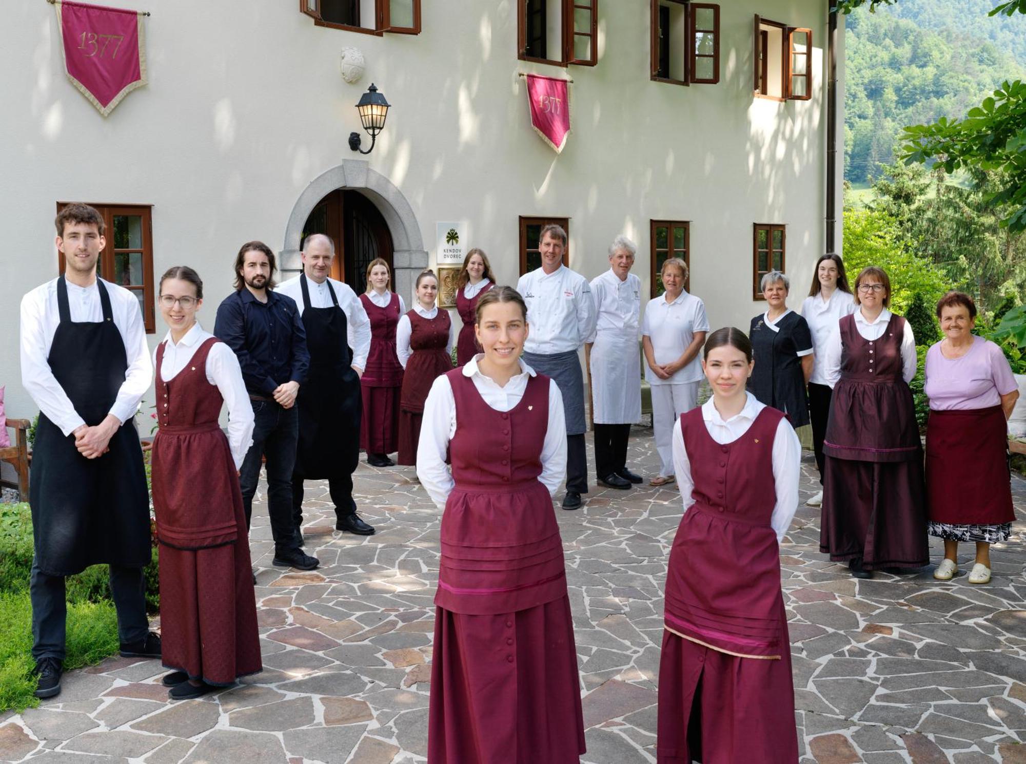 Kendov Dvorec Spodnja Idrija Exterior photo