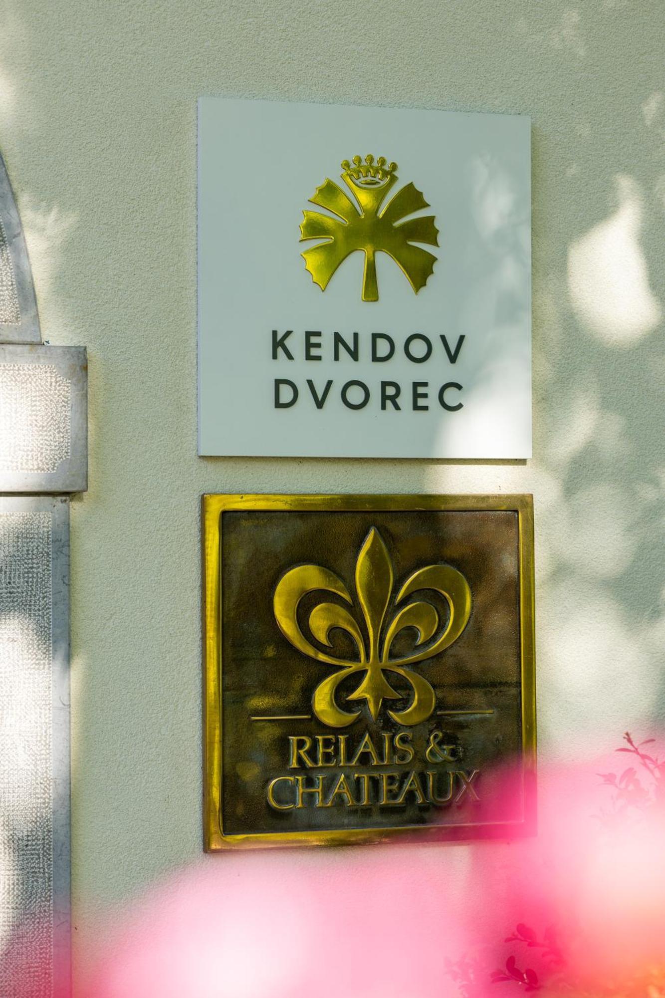 Kendov Dvorec Spodnja Idrija Exterior photo